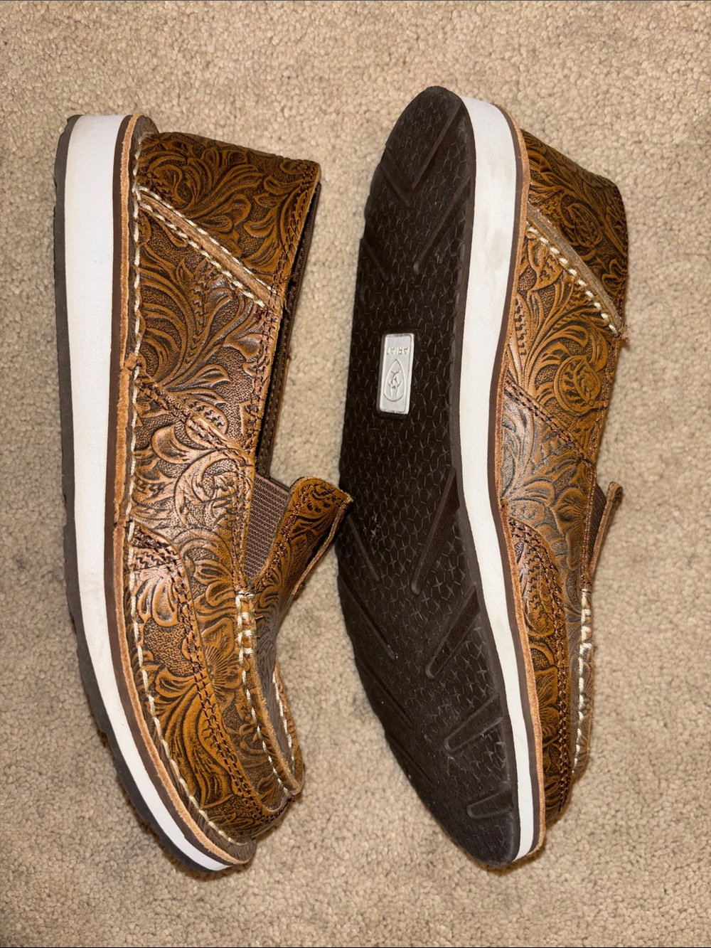 Ariat Women’s Leather Floral Tooled “Cruisers”. - Picture 8 of 9